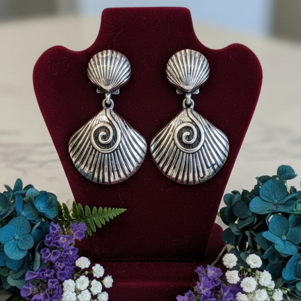 Earrings - Picture 10 of 11